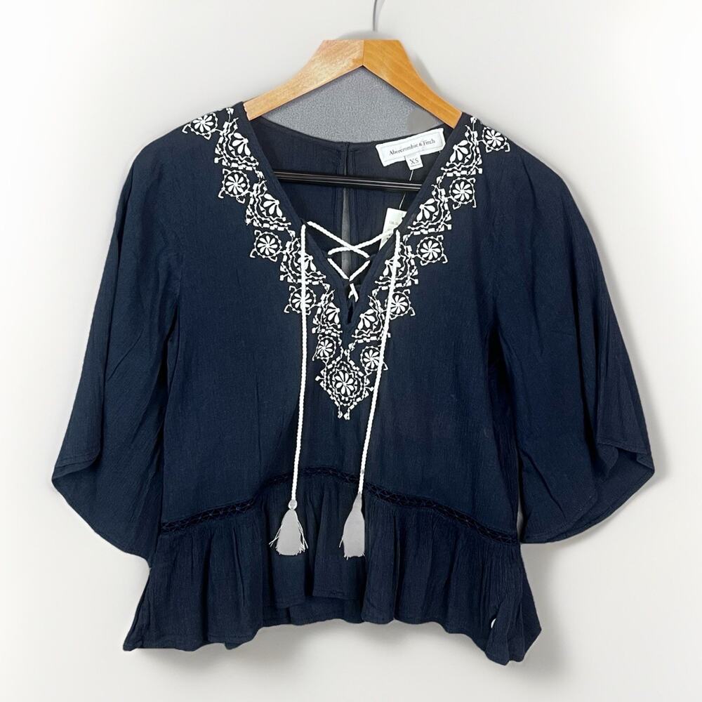 Abercrombie & Fitch PeasantTop Womens Sz XS Navy Embroidered Lace-Up Boho NWT